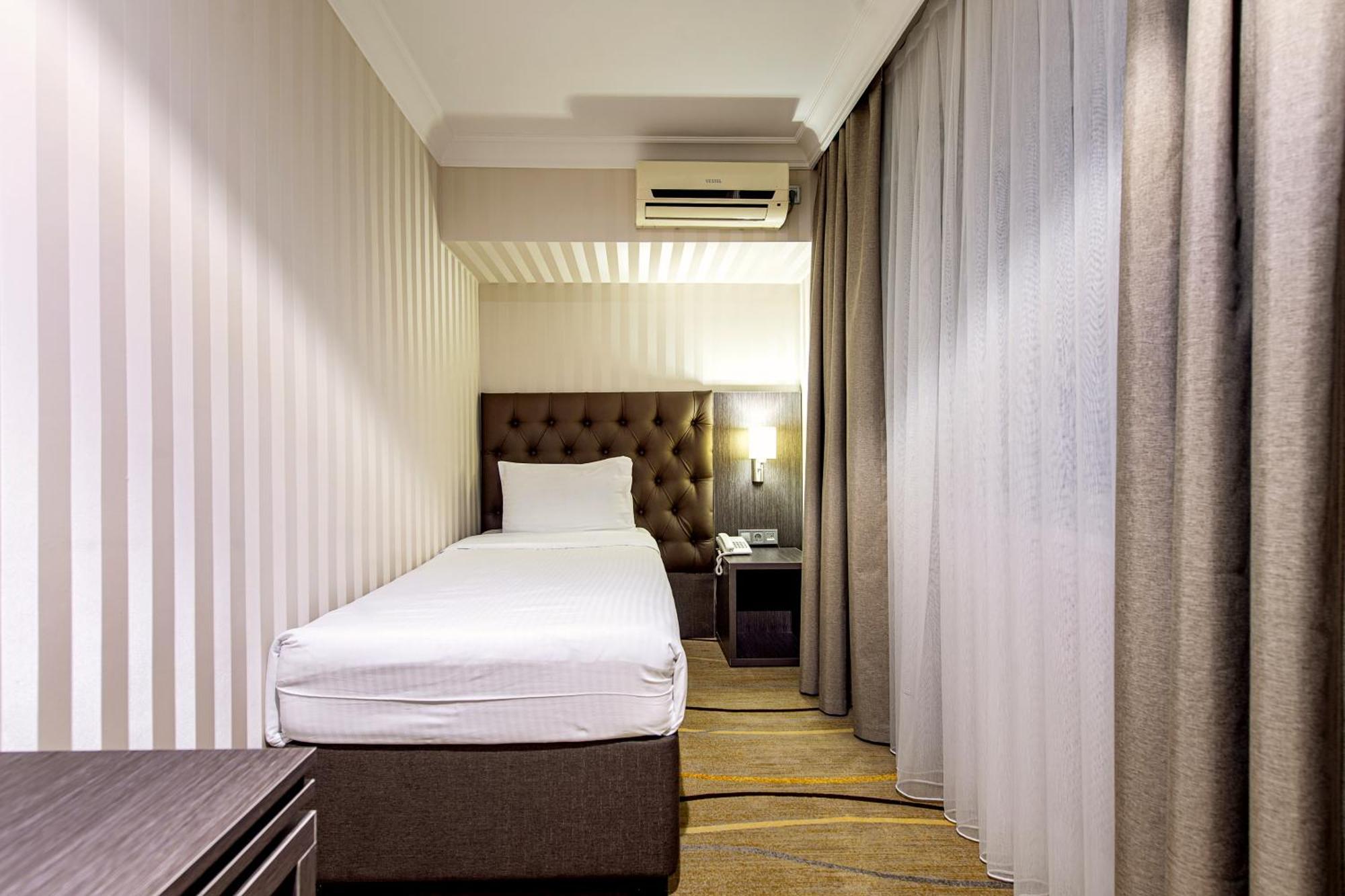 Shymkent Grand Hotel Zewnętrze zdjęcie