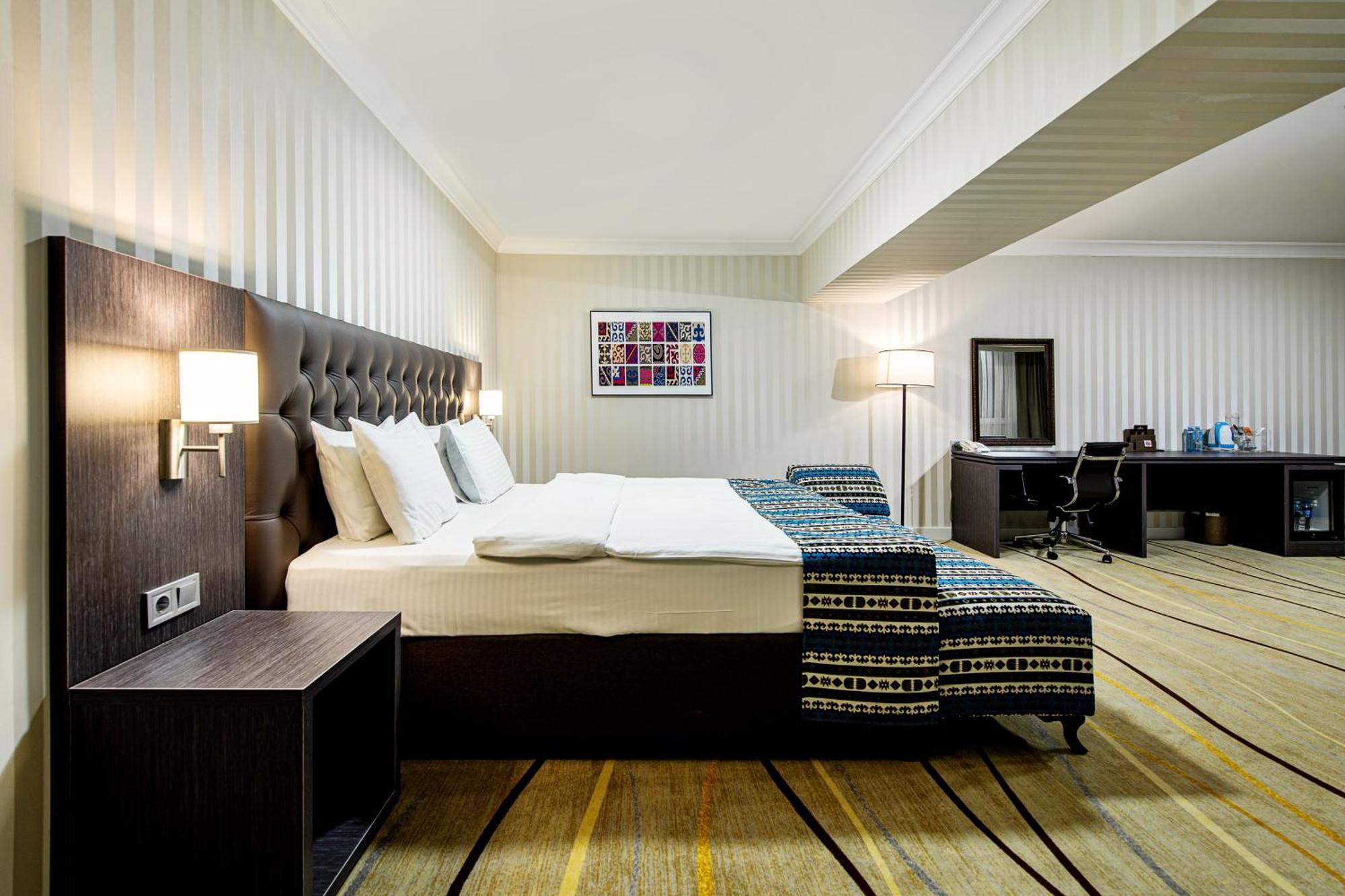 Shymkent Grand Hotel Zewnętrze zdjęcie