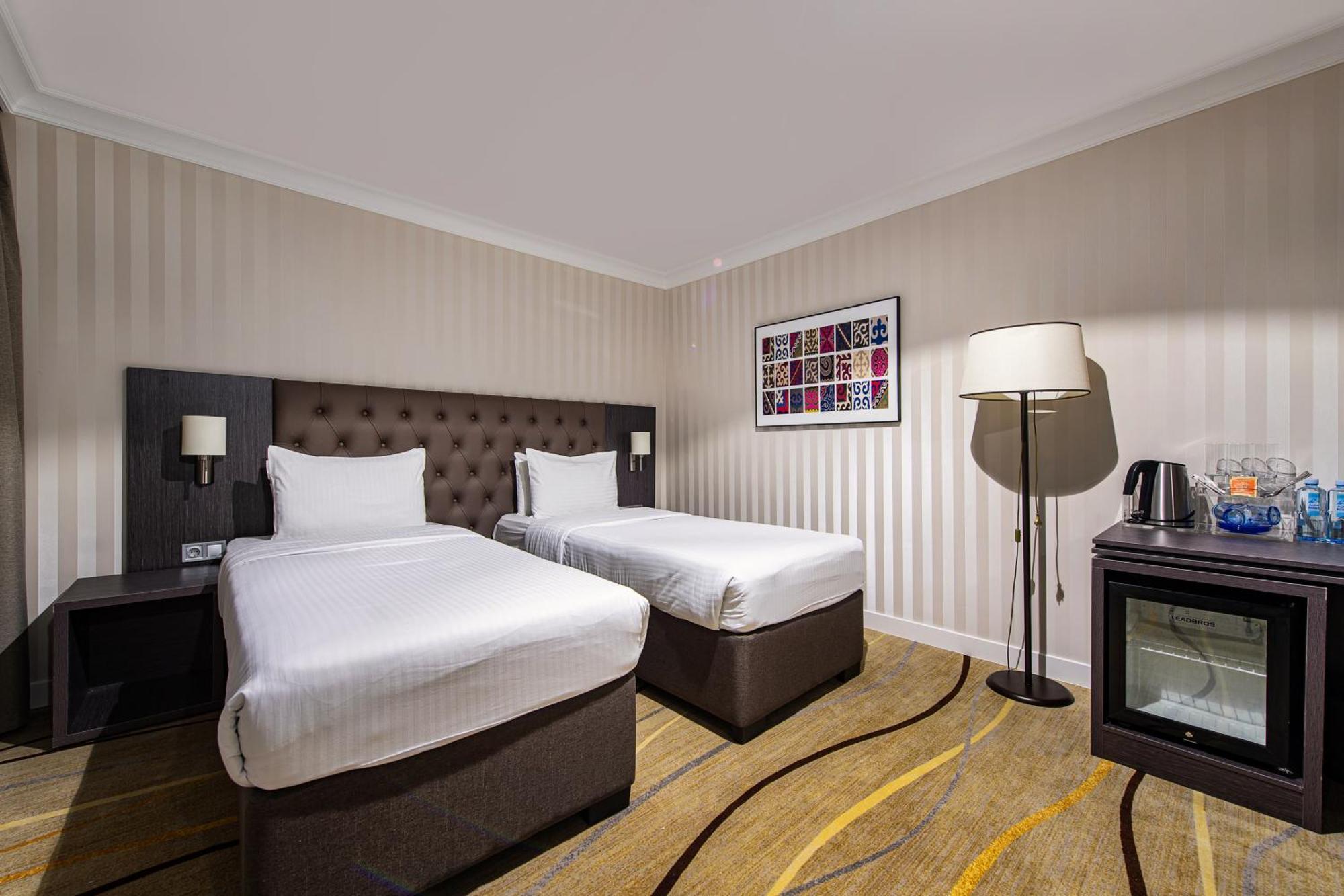Shymkent Grand Hotel Zewnętrze zdjęcie