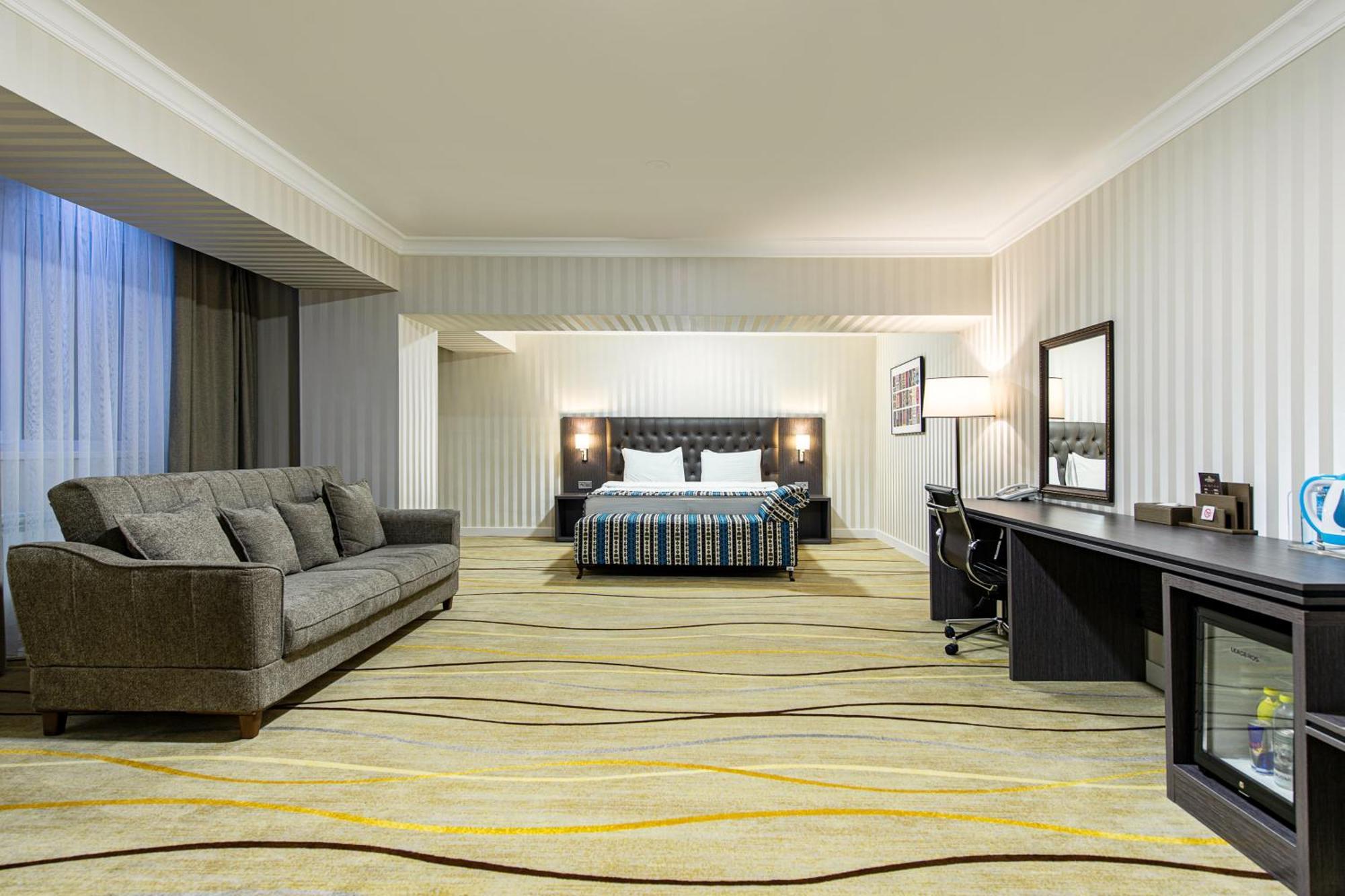 Shymkent Grand Hotel Zewnętrze zdjęcie