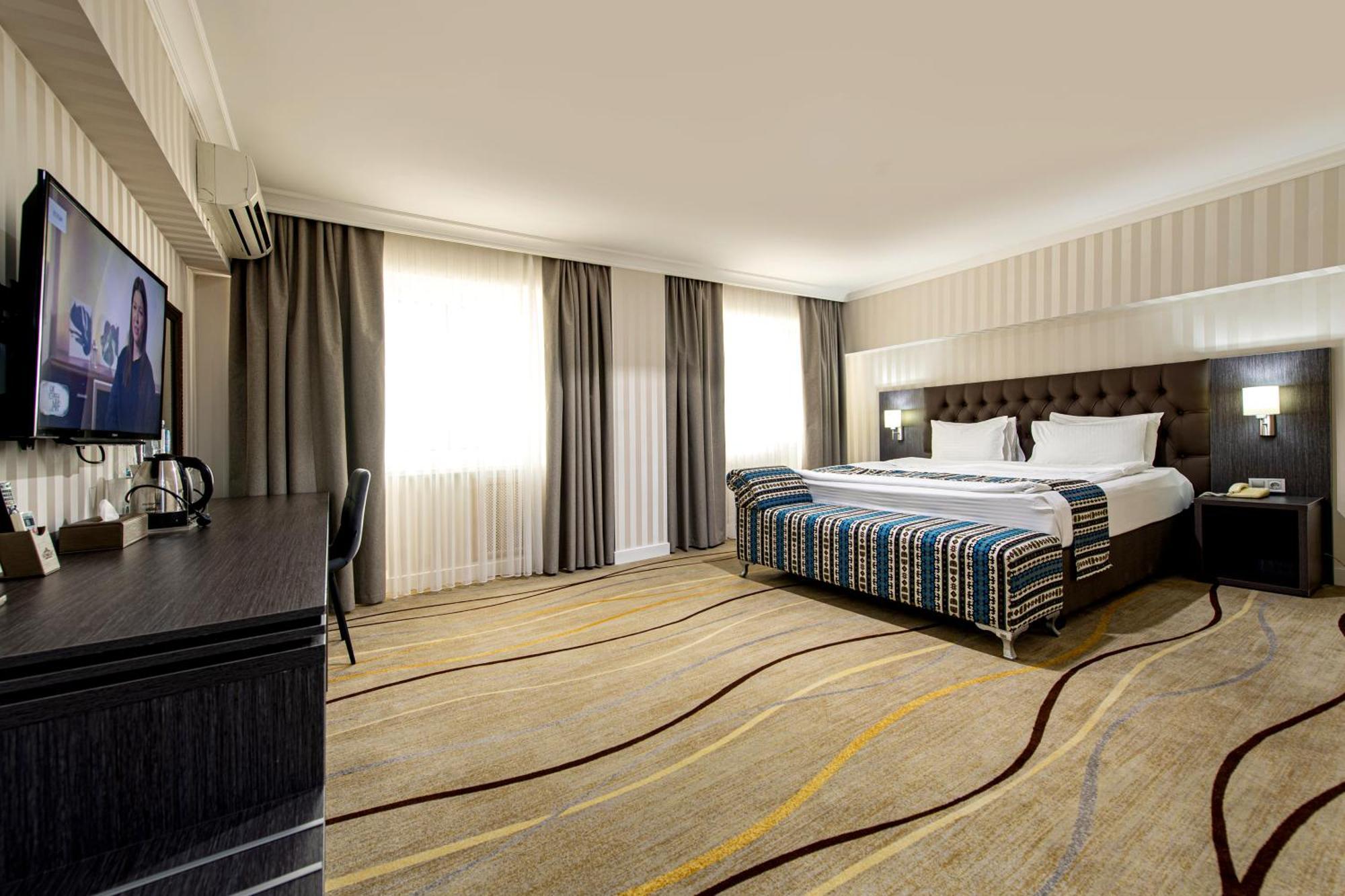 Shymkent Grand Hotel Zewnętrze zdjęcie
